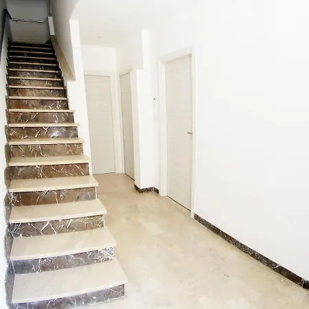 Sikelia House Feriehus *